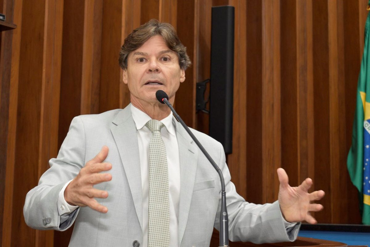 Tráfego carga pesada Estrada Parque Piraputanga