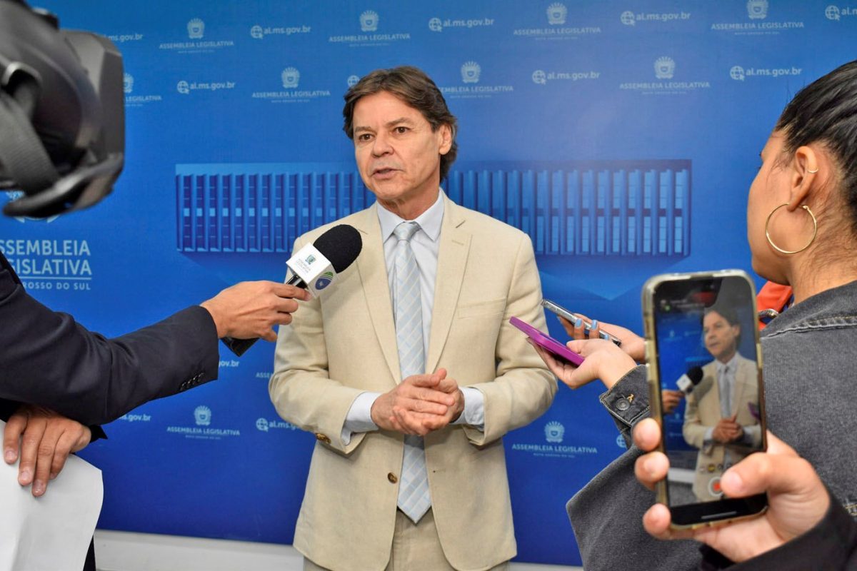 Governo do Estado encaminha para Assembleia Legislativa projeto de lei isentando servidores aposentados e pensionistas que recebem até três salários da contribuição previdenciária de 14%. Matéria será apreciada pela CCJR na próxima semana.