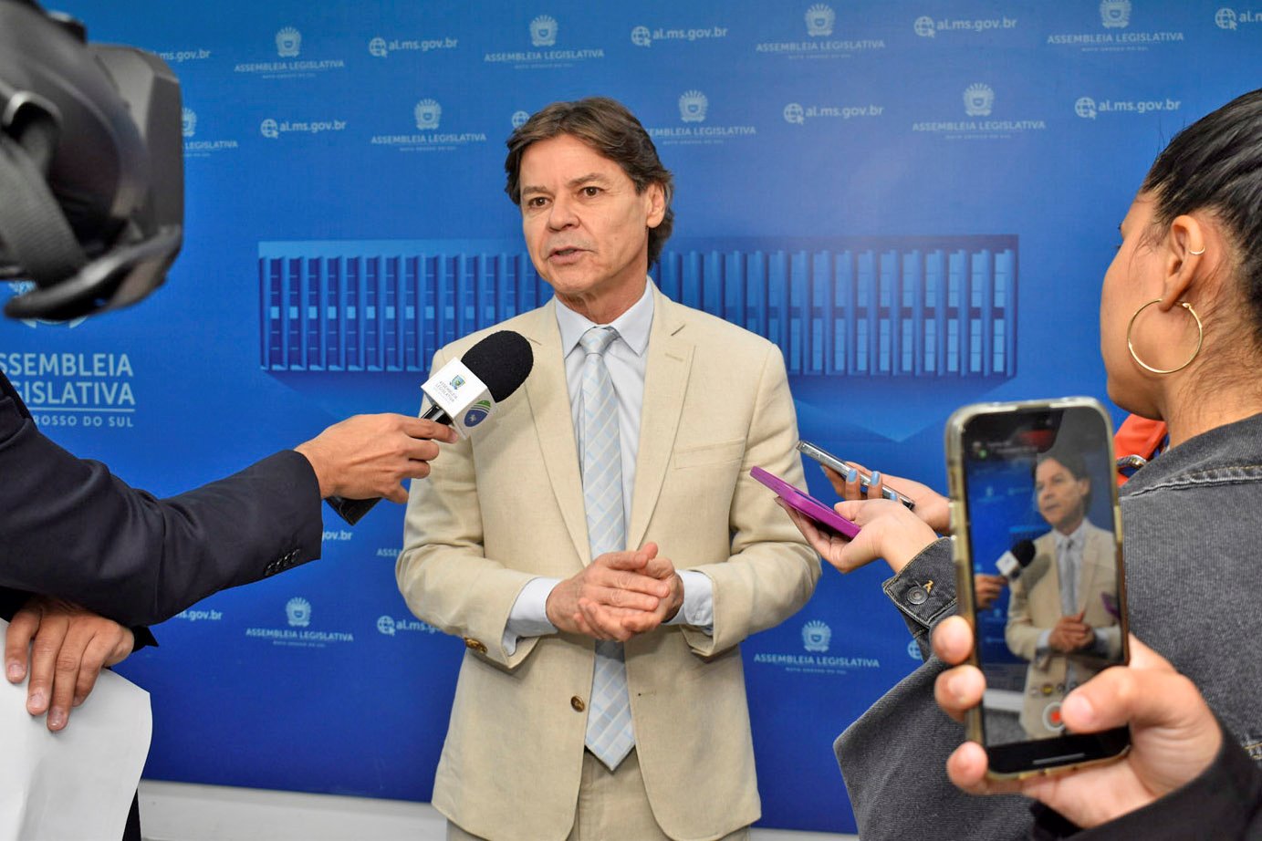 Governo do Estado encaminha para Assembleia Legislativa projeto de lei isentando servidores aposentados e pensionistas que recebem até três salários da contribuição previdenciária de 14%. Matéria será apreciada pela CCJR na próxima semana.